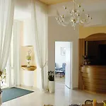 De La Hotel