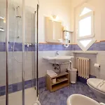 Hotel De La 3*