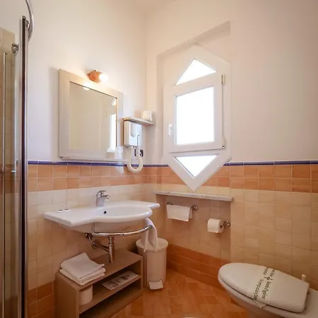 De La Hotel 3*